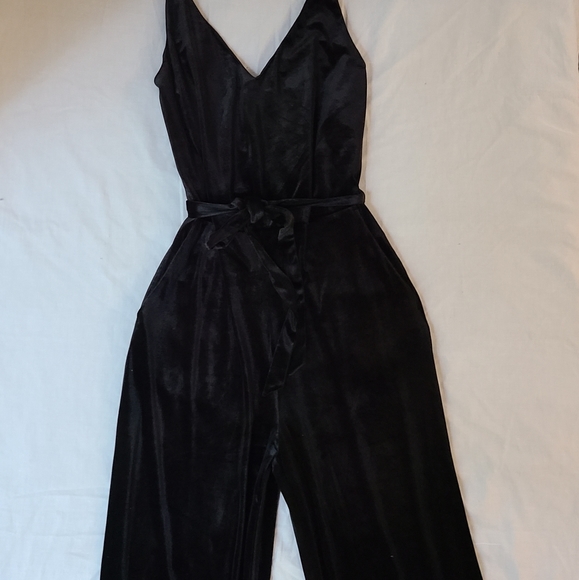 New Banana Republic Velvet Romper - Picture 4 of 13